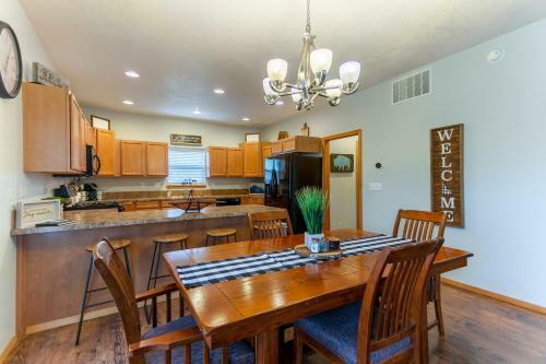 Rocky Ridge Retreat~q'emiln Park & River Getaway!