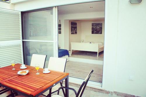 O Sole Apartment With Private Beach