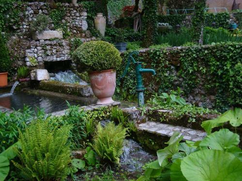Hostal Moulin Rouhaud