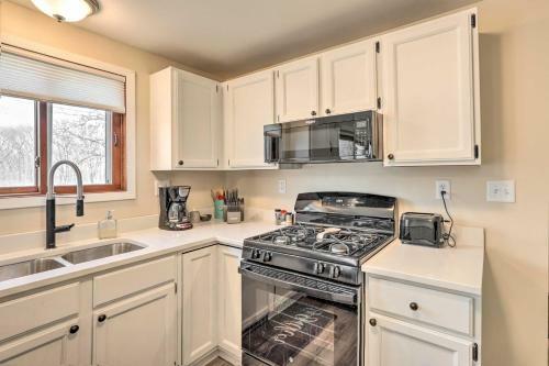 Renovated Home With Deck, Steps To State Park!