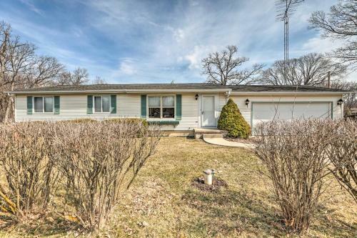 Renovated Home With Deck, Steps To State Park!
