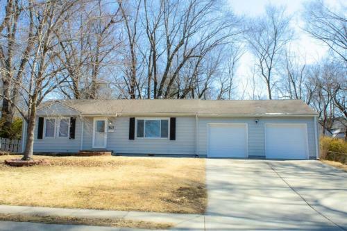 Perfect 3br Home For Families In Overland Park