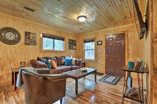 Beattyville Cabin About 24 Mi To Red River Gorge!