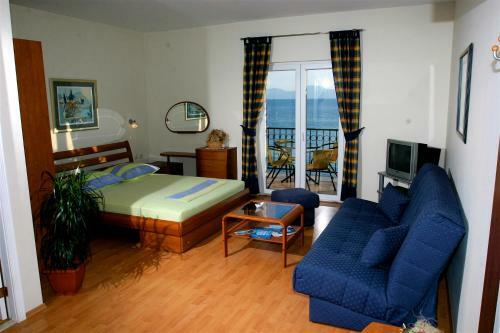 Apartments On The Beach-drvenik
