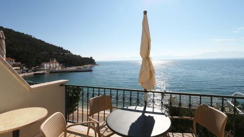 Apartments On The Beach-drvenik