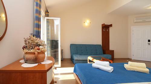 Apartments On The Beach-drvenik
