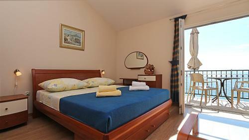Apartments On The Beach-drvenik