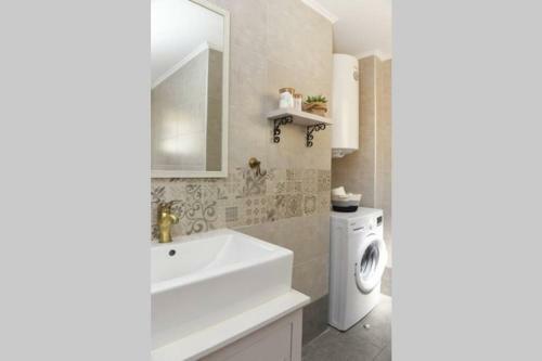 Almanza Apartment Syros