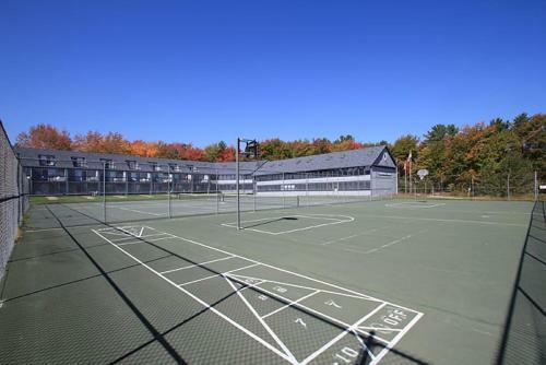 Hotel Nautical Mile Resort