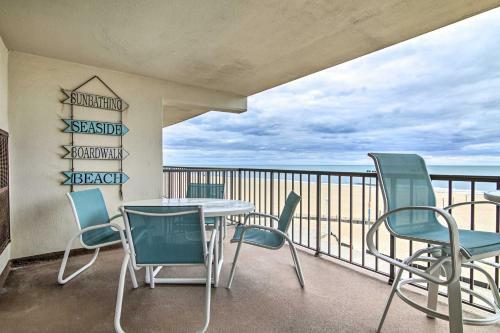 Apartamento Chic Oceanfront Condo Less Than Half Mi To Boardwalk!