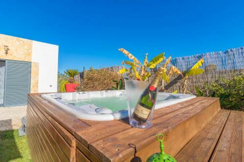 #23 Villa Ruinas Gamito Jacuzzi Beach