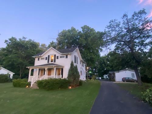 Cottages On Sand Lake - The Farm House