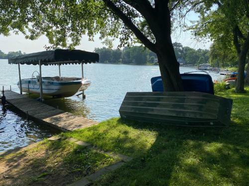 Cottages On Sand Lake - The Farm House