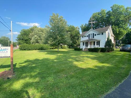 Cottages On Sand Lake - The Farm House