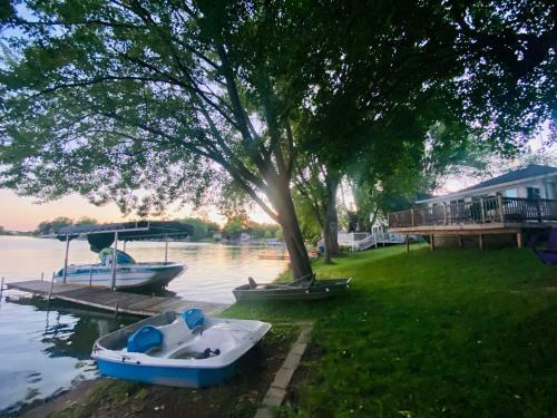 Cottages On Sand Lake - The Farm House