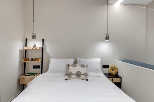 Argento Urban Apartment (sphere)