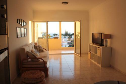 Apartamento Beco Do Barlavento, Bloco C1, 2� B, Praia Da Gal�, Guia