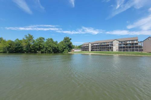 Apartamento Camdenton Condo With Boat Ramp, Dock And Slip!