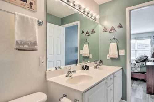 Apartamento Camdenton Condo With Boat Ramp, Dock And Slip!