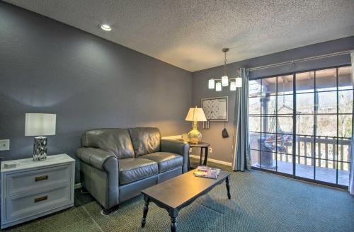 Osage Beach Hideaway With 3 Decks And Fireplace!