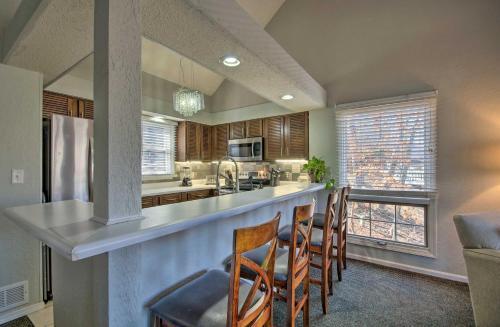 Osage Beach Hideaway With 3 Decks And Fireplace!