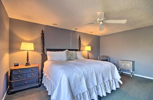 Osage Beach Hideaway With 3 Decks And Fireplace!