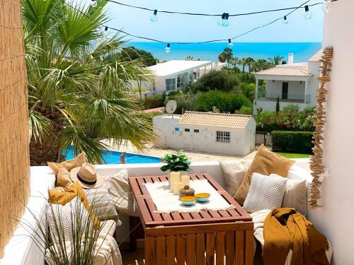 Beach Villa With Ocean View And Rooftop Cinema
