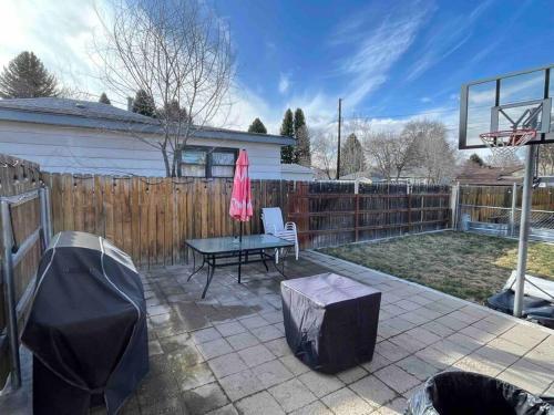 Centrally Located 2 Bedroom, 1 Bath Home.