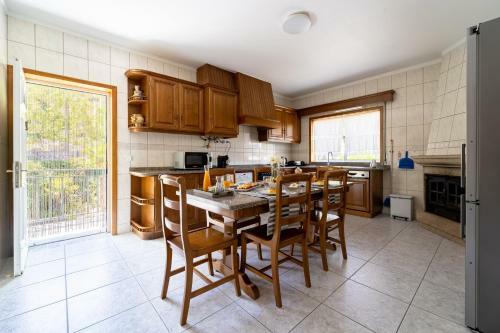 Gondomar - Moradia V3 Com Piscina - Guimar�es