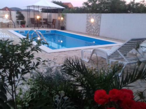 Apartments"nika" With Private Pool