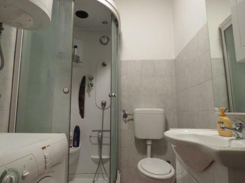 Hostal Guesthouse Dila
