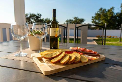 Villa Holiday Home Aprilis