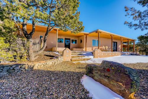 Retreat In Taos Foothills