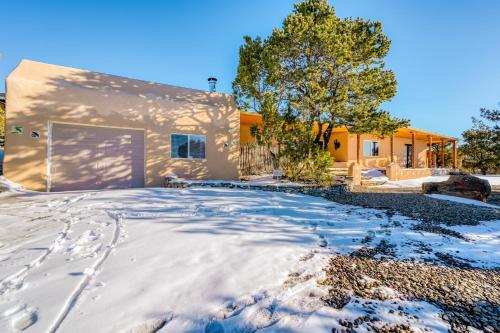 Retreat In Taos Foothills