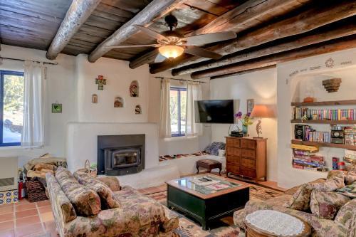 Retreat In Taos Foothills