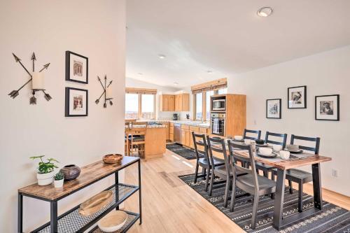 Casa Al Reves Pueblo-style House With Views!