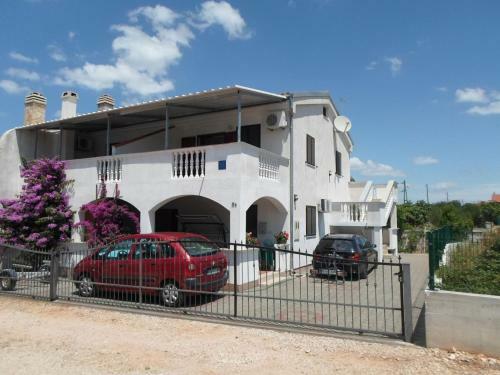 Apartments Marijan - With Terrace