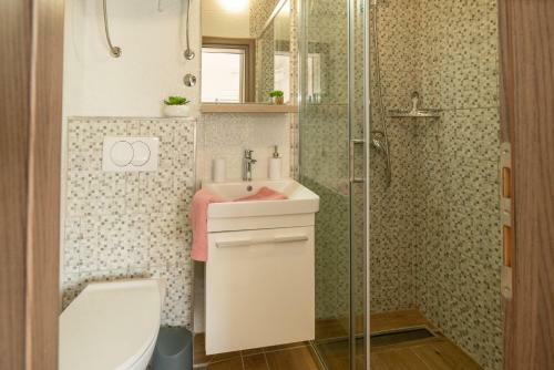 Hostal Apartmani Marko Dugova?a