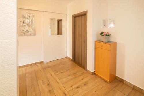 Hostal Apartmani Marko Dugova?a