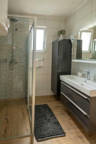 Hostal Apartmani Marko Dugova?a