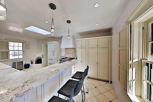 Palacio Rojo Condo Unit 1