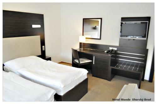 Hotel Monde