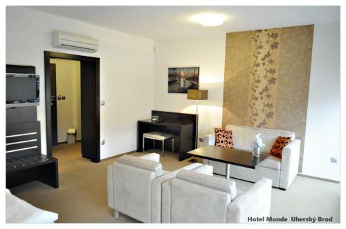 Hotel Monde