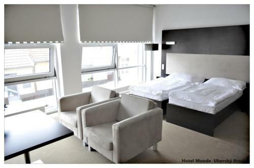 Hotel Monde