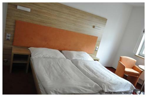 Hotel Monde