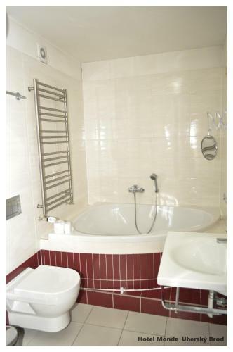 Hotel Monde