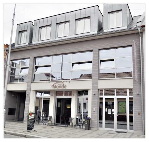 Hotel Monde