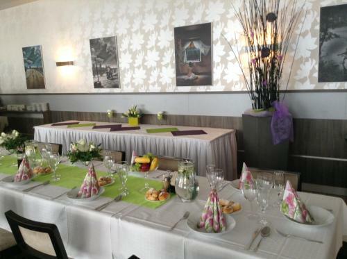 Hotel Monde