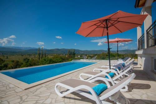 Luxury Villa Melita With Heated Pool