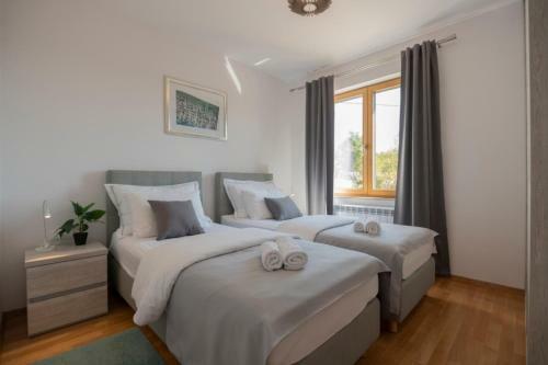 Luxury Villa Melita With Heated Pool